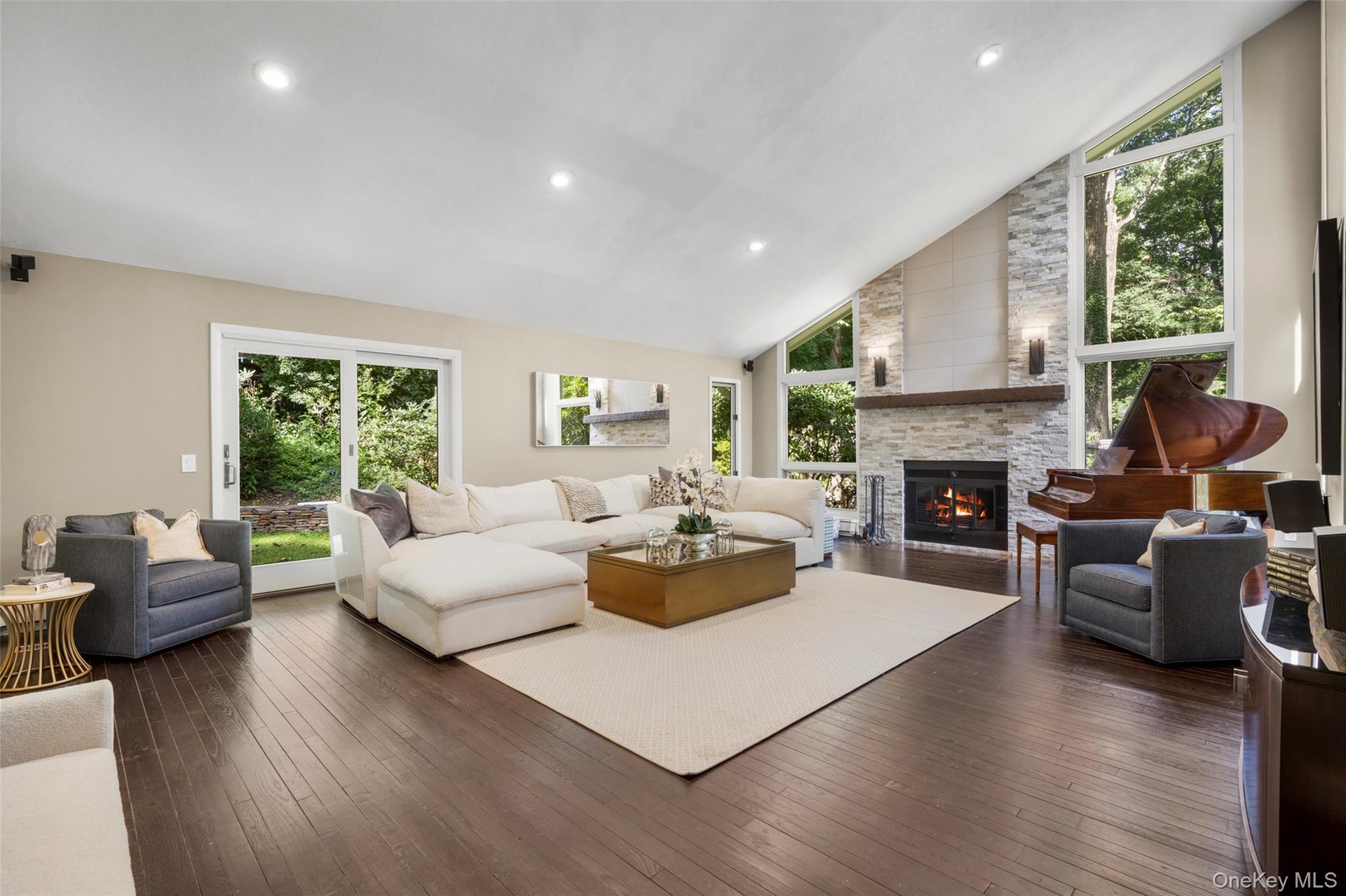 Oversized Family Room w/ Vaulted Ceilings