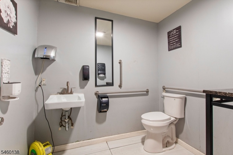 1/2 bath