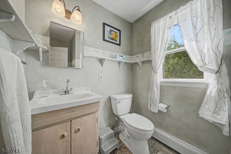 1st FL Bath