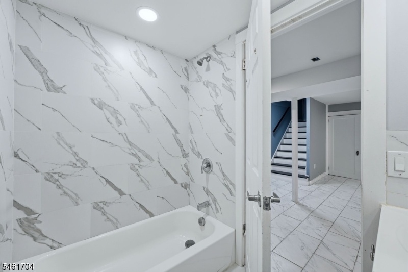 Bath room 3