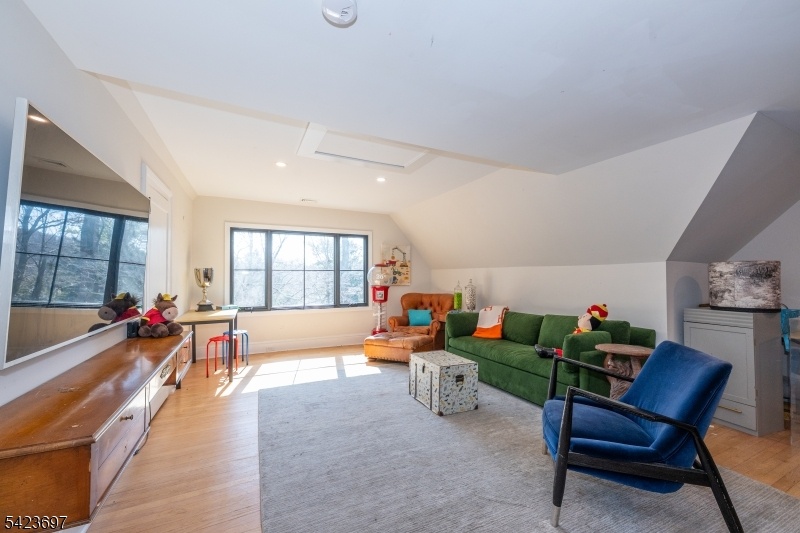 Bedroom 5 or Lounge
