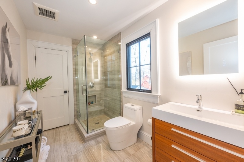 Bedroom 4 En-suite Bathroom