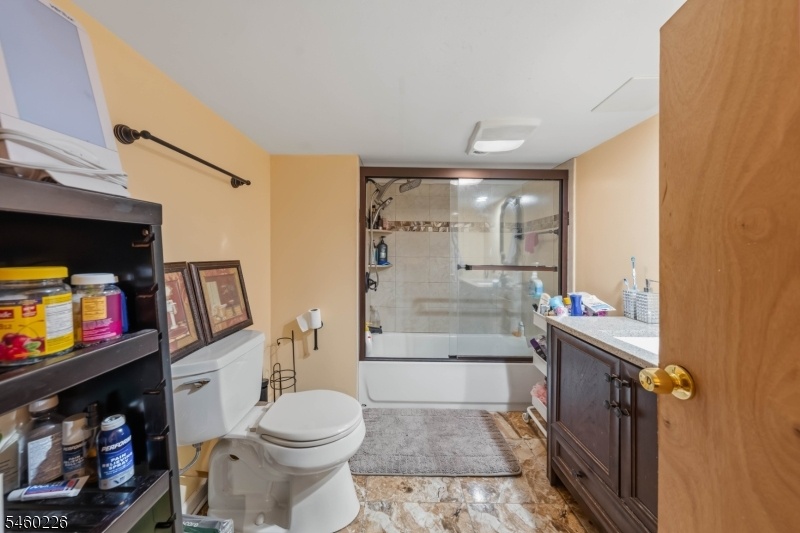 Basment Full Bath (3rd)