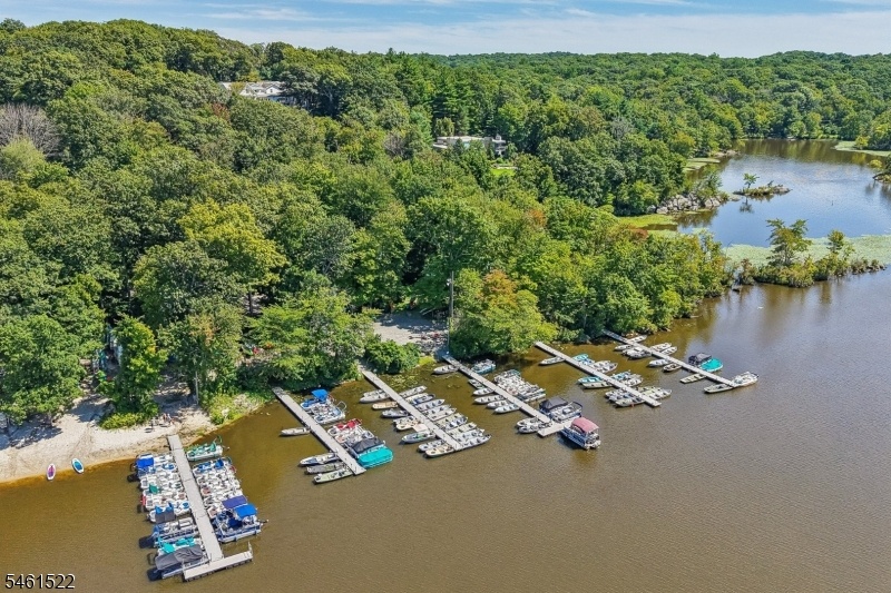 Smokerise Beach & Amenities