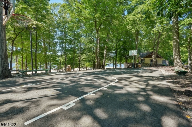 Smokerise Beach & Amenities