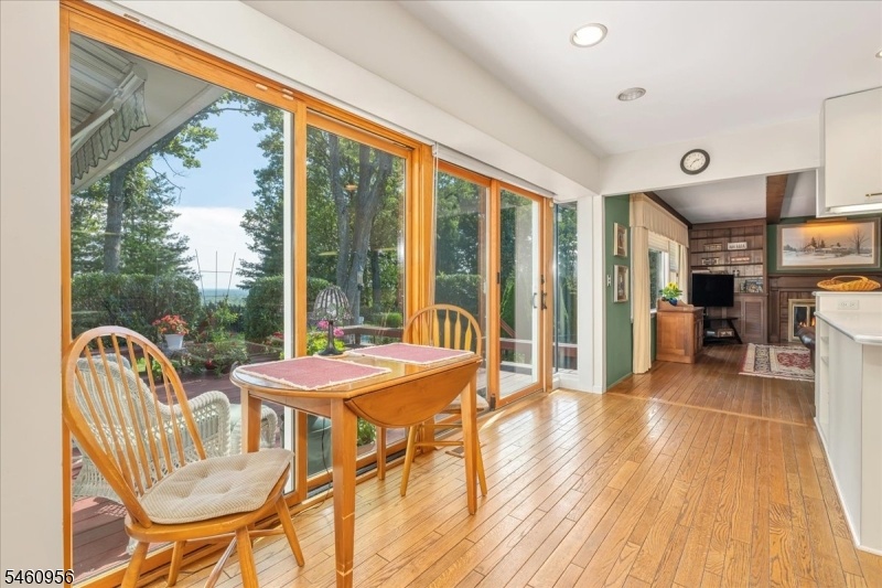 Eat-in area to Family Room