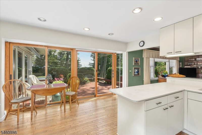 Kitchen to Eat-in Area