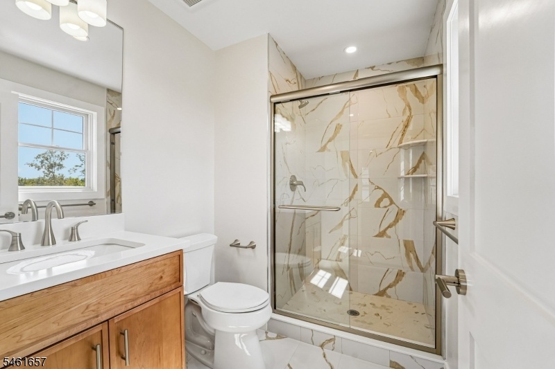 1 bed 2nd floor ensuite