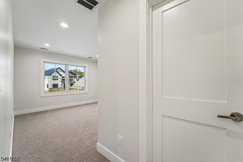 2 bed 2nd floor with ensuite