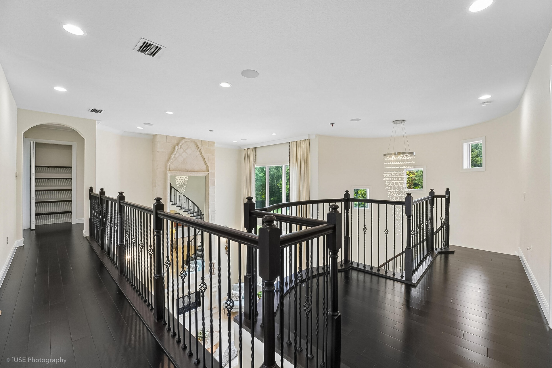 2ND FLOOR LANDING