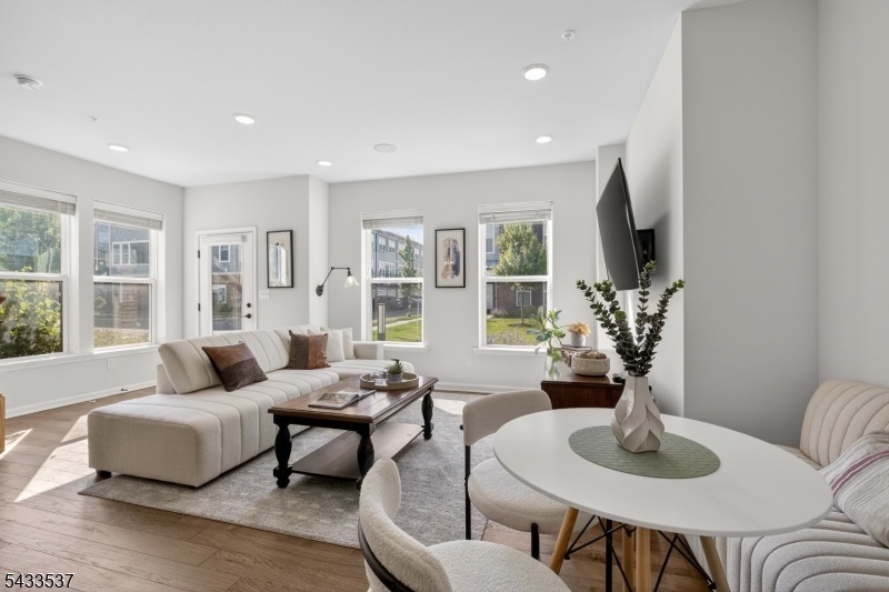 Living Room/Dining Room