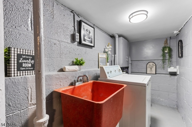 Laundry room/half bath