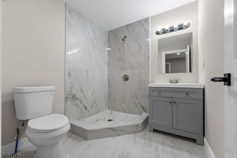 2nd Floor Bathroom