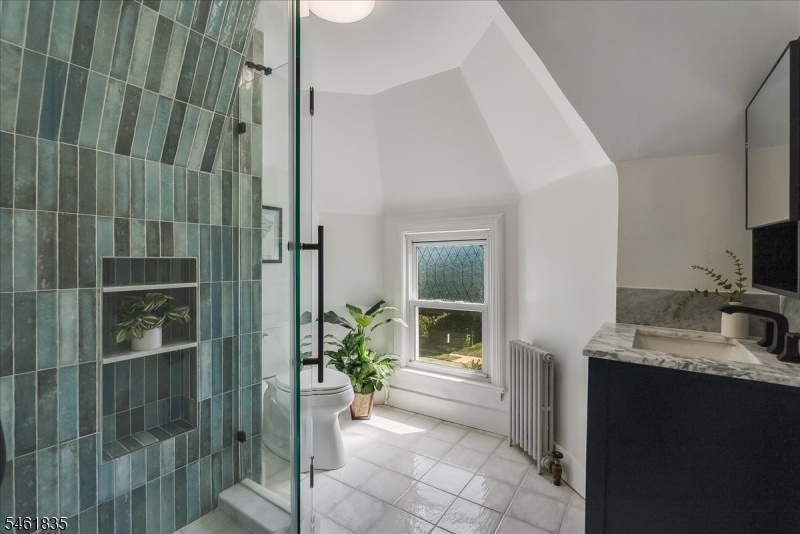 Third Floor Full bath