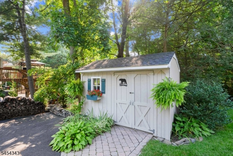 shed