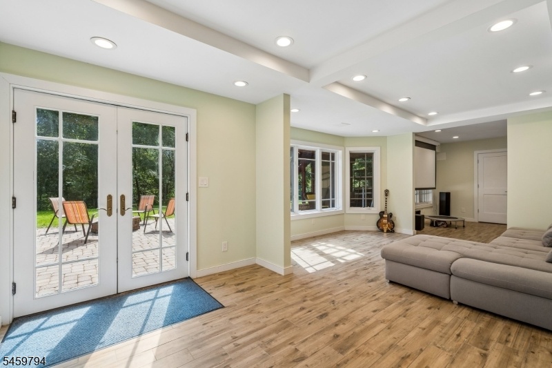 lower level Family Rm