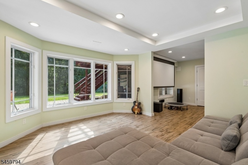 lower level Family Rm