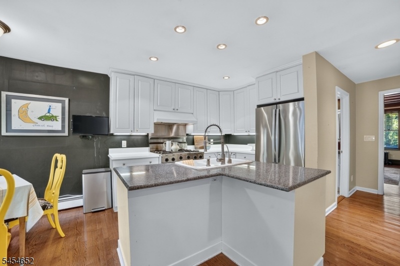 Kitchen Center Island