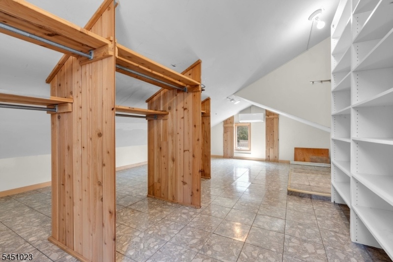 2nd primary walk-in closet