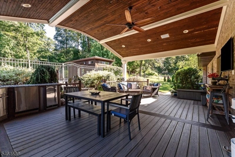 OUT DOOR KITCHEN