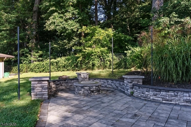 FIRE PIT AND GRILL