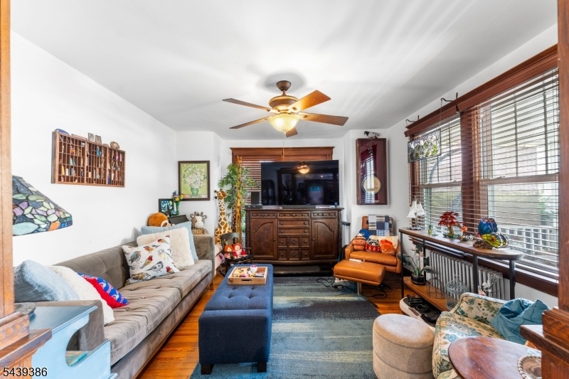 1st fl living room