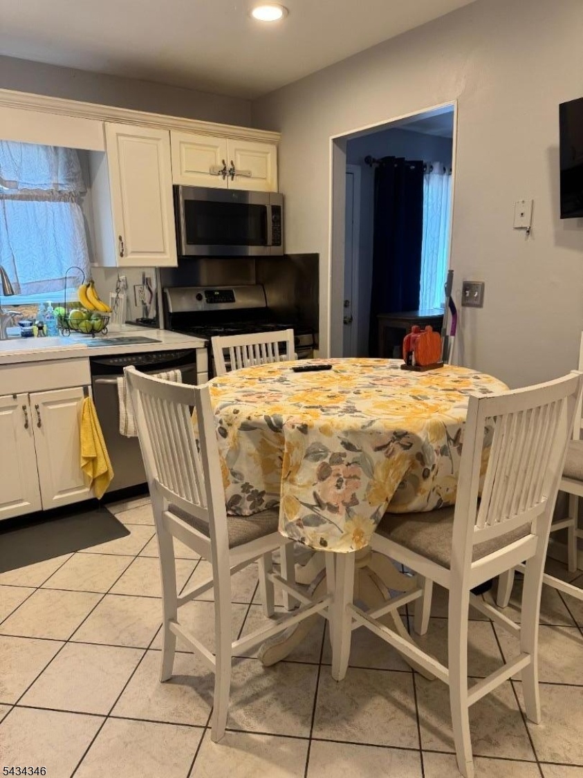 Eat in kitchen