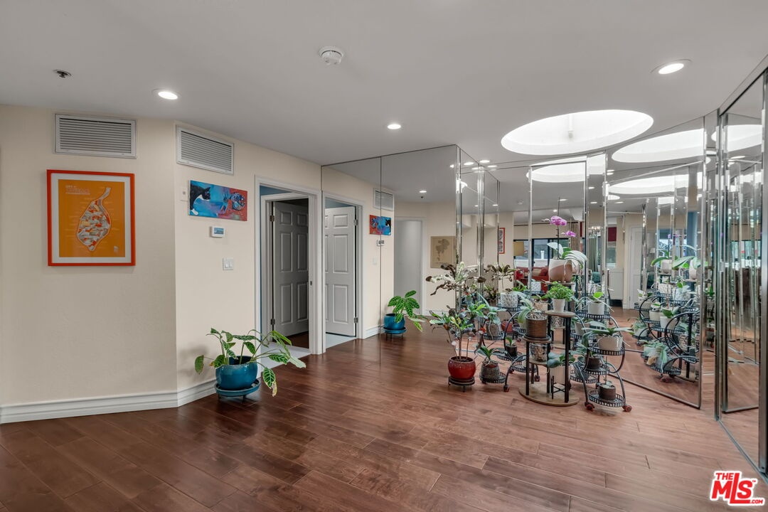 Atrium hall by bedrooms