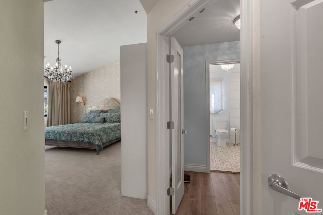 Primary en-suite