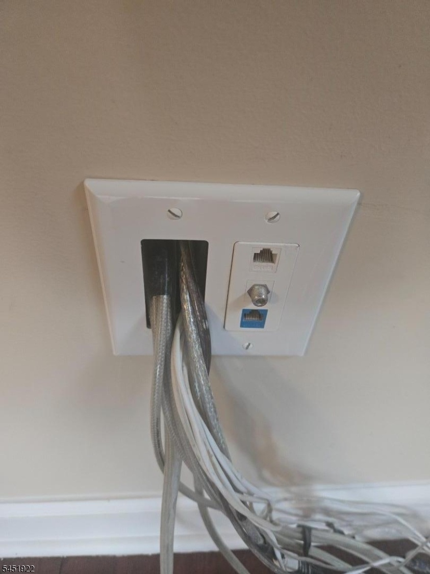 Surround sound wiring