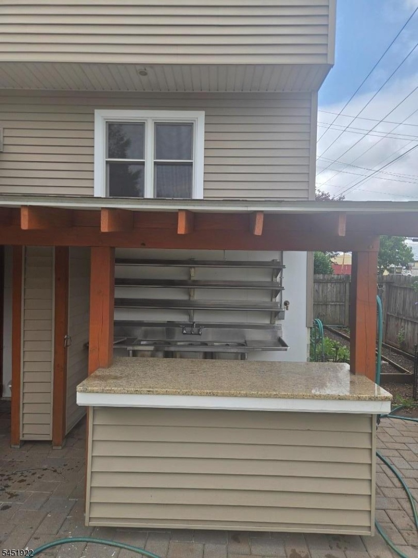 Outdoor kitchen