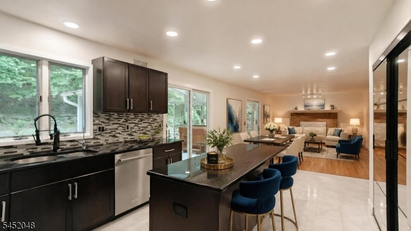 Kitchen & dining + fam rm