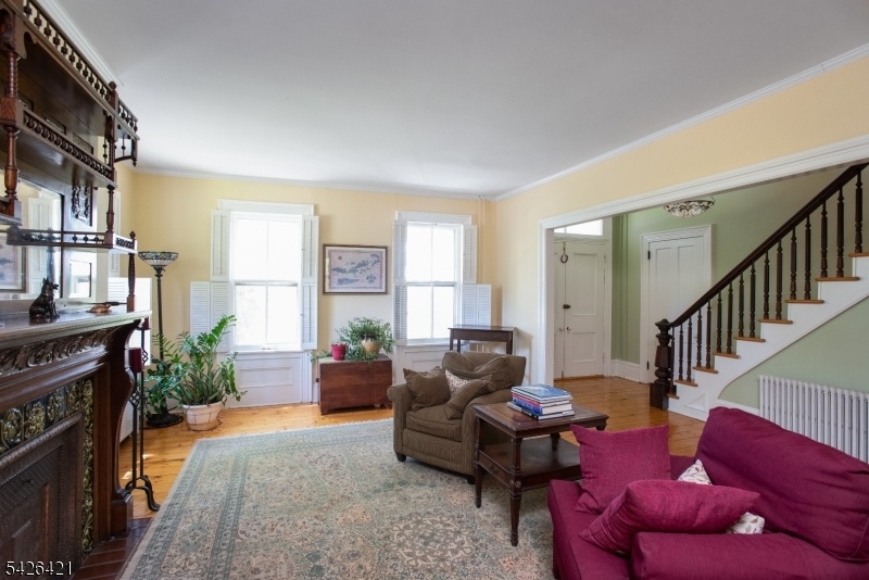 Living Rm with Antique Mantle