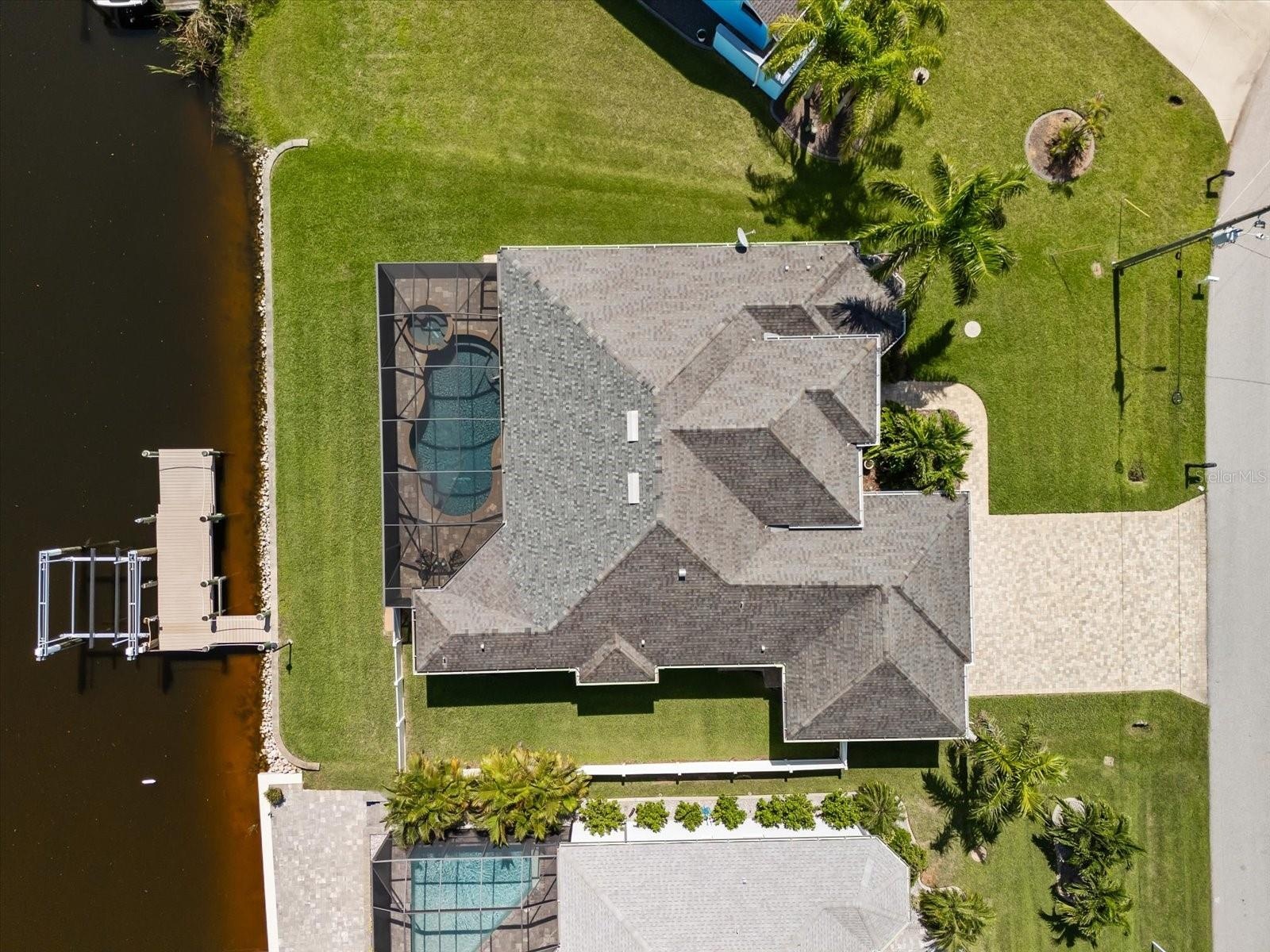 A Waterfront Paradise!