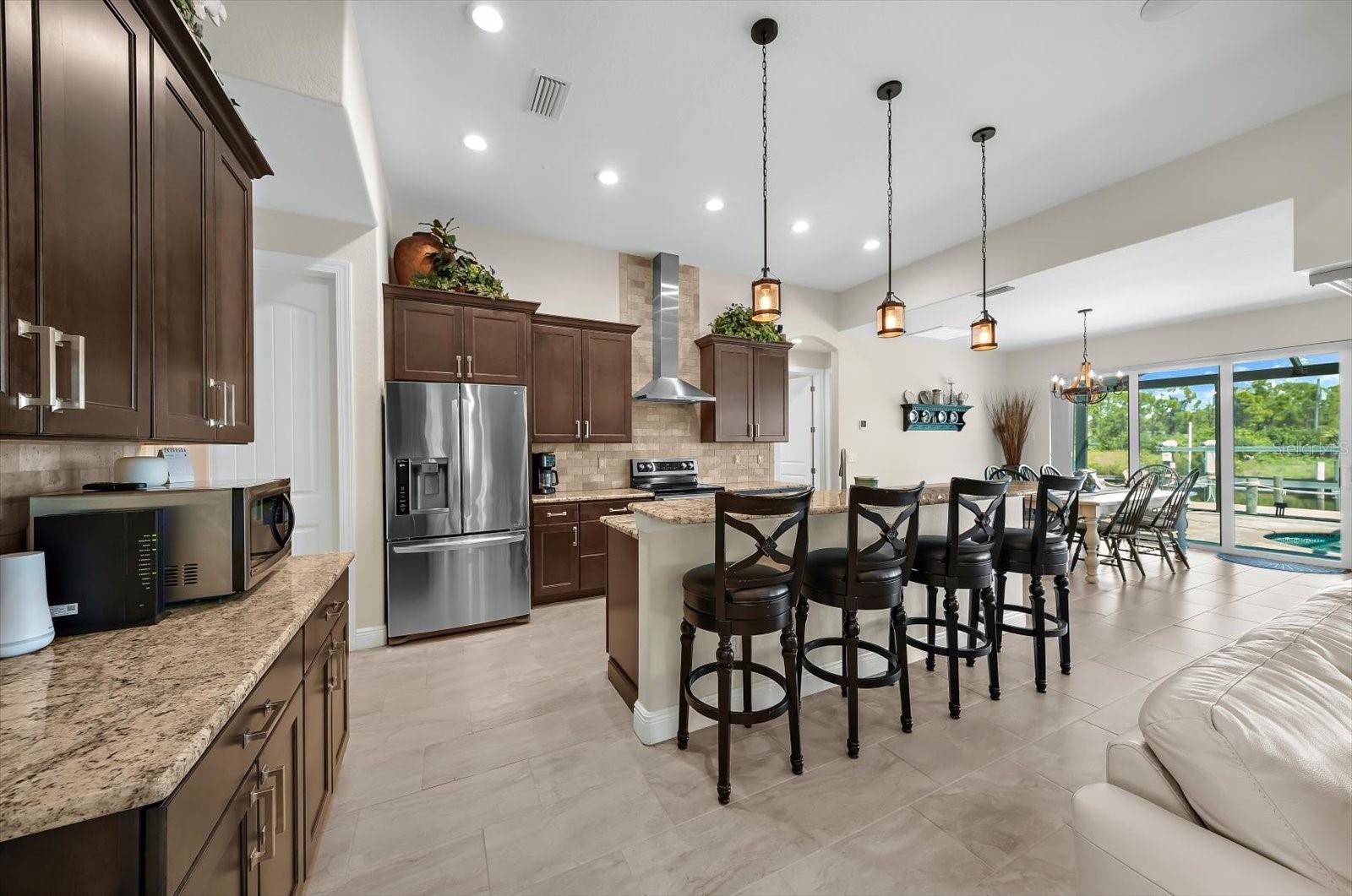 Updated Appliances, Stylish Finishes!