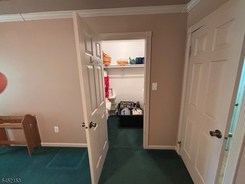 Walk-in closet