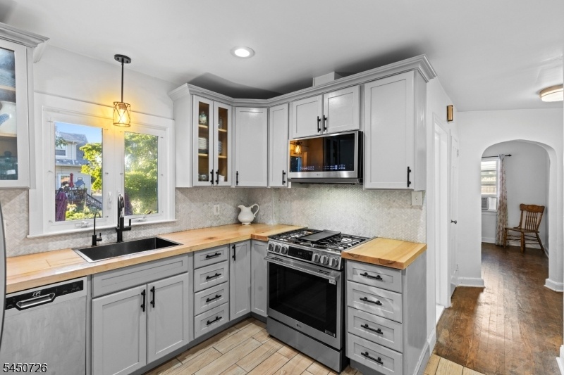 1st fl kitchen