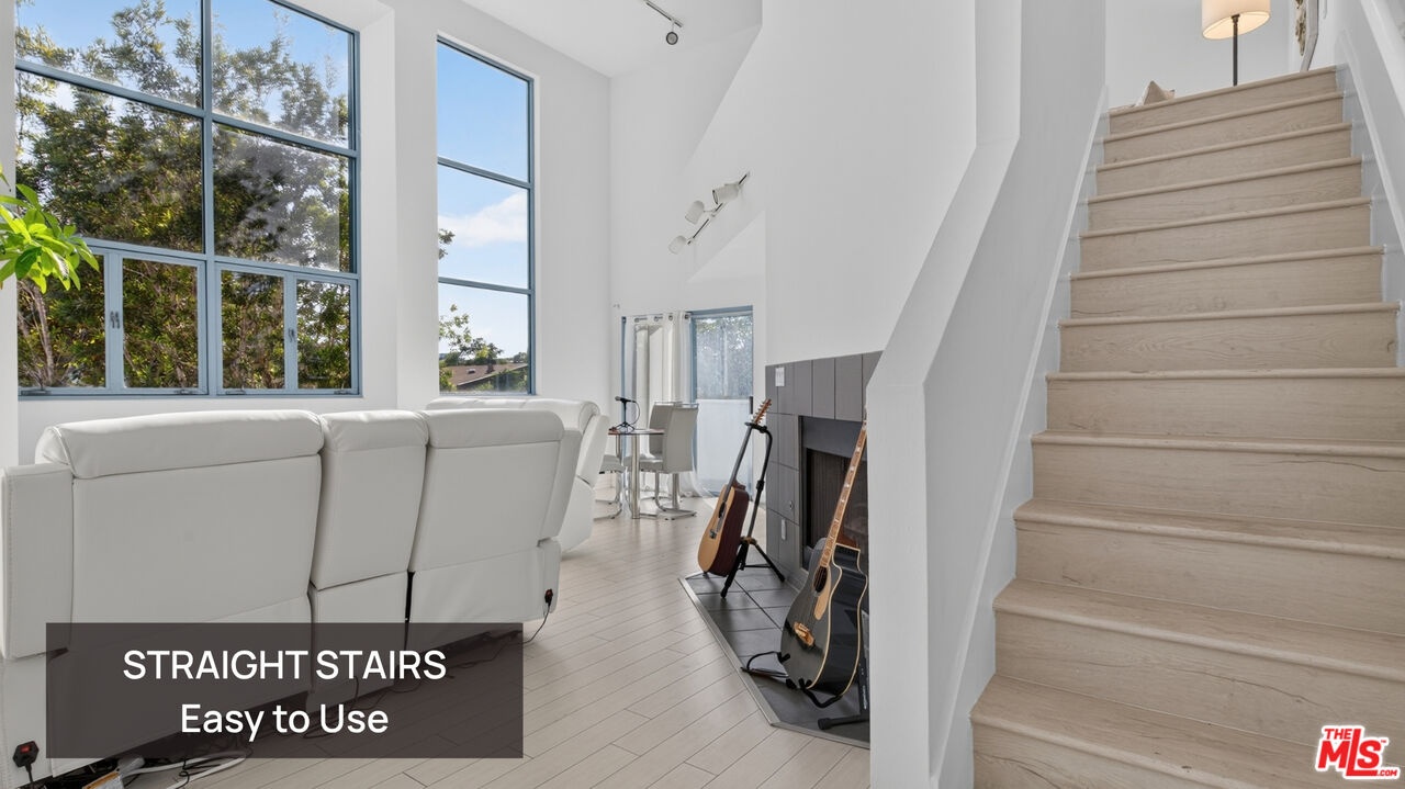 Straight Stairs to 2nd Floor