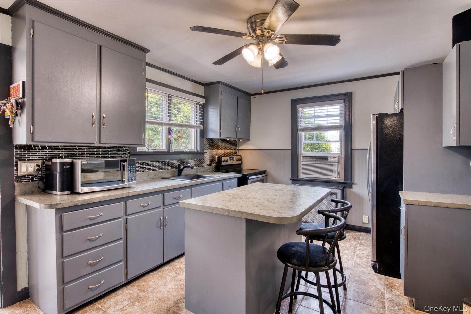 Eat-in-Kitchen with Island