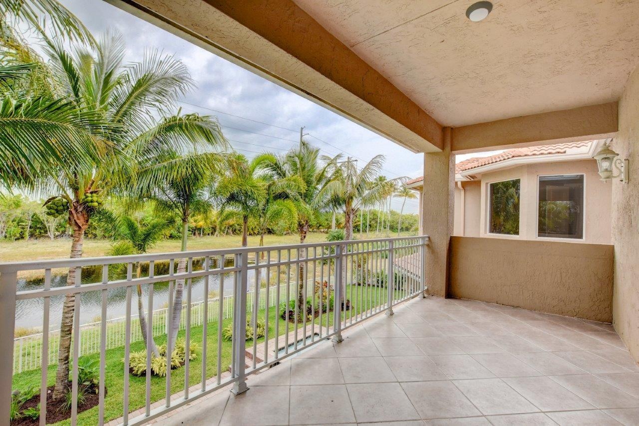 Walk Out Balcony off Loft area Upstairs