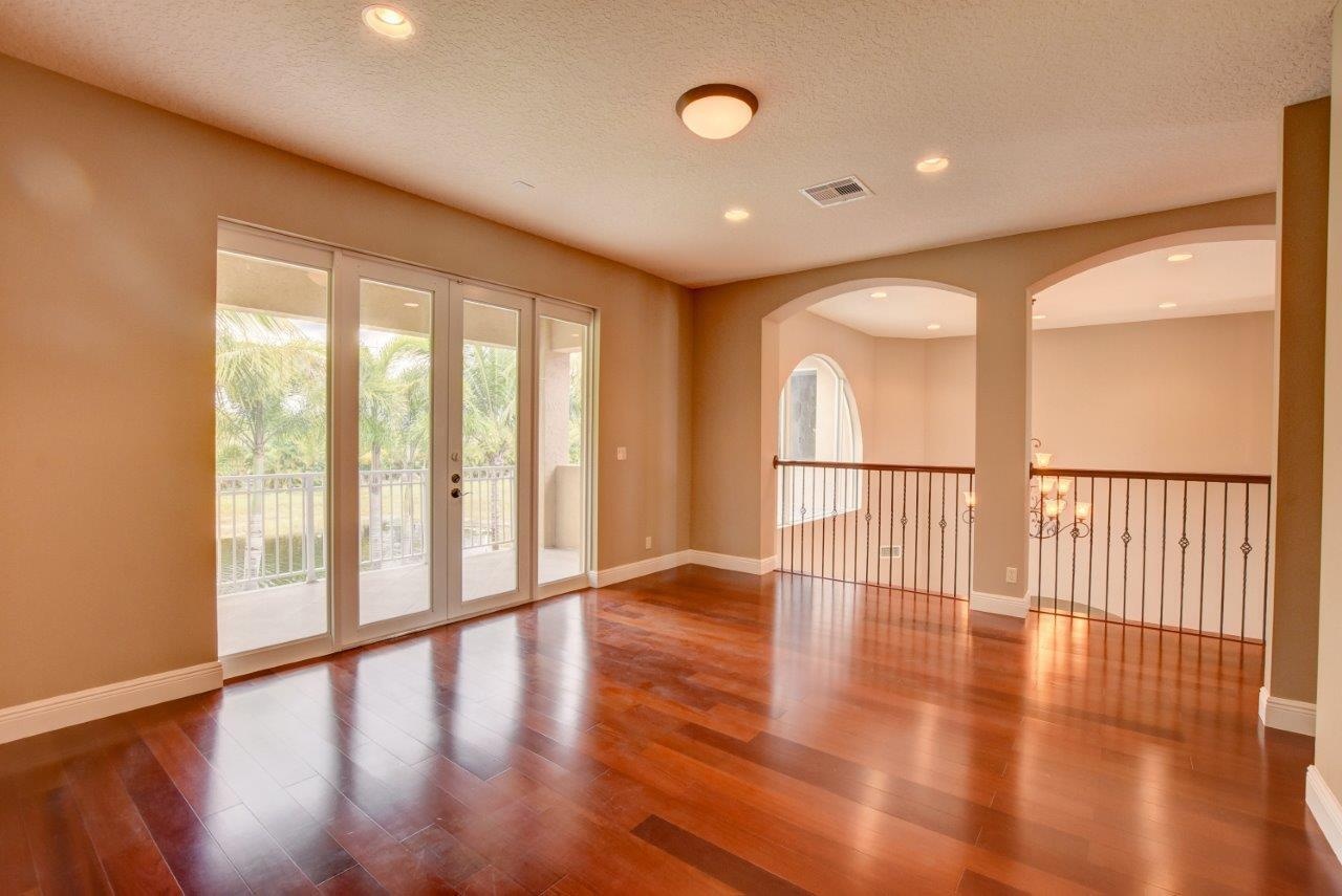 Loft Area Upstairs with walk out Balcony
