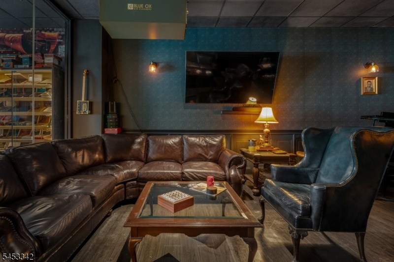 Cigar Lounge