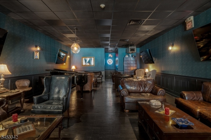 Cigar Lounge