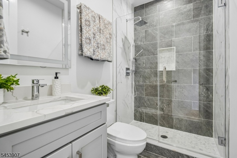 En Suite Bath