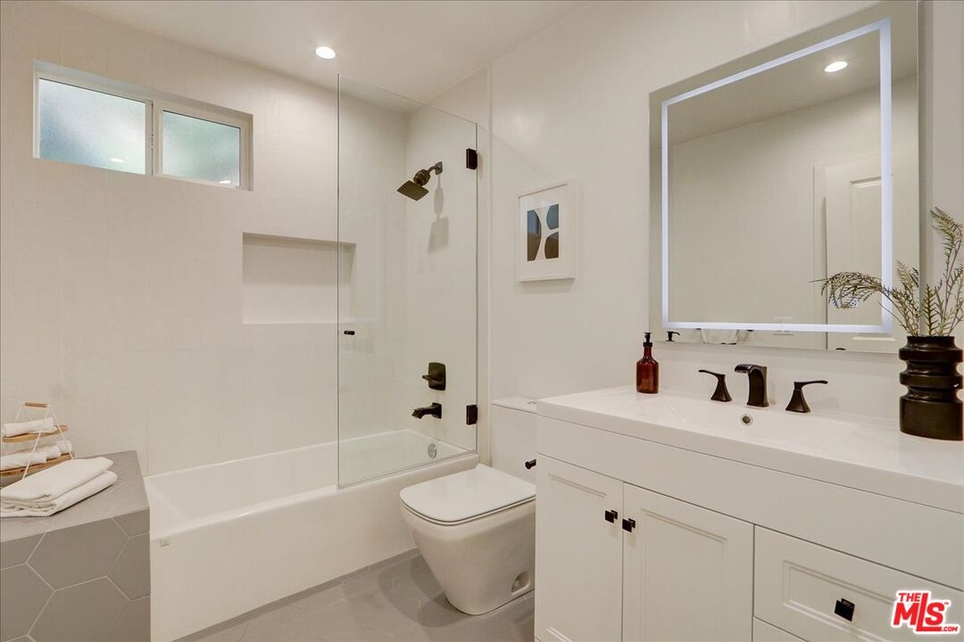 Full Bath 3