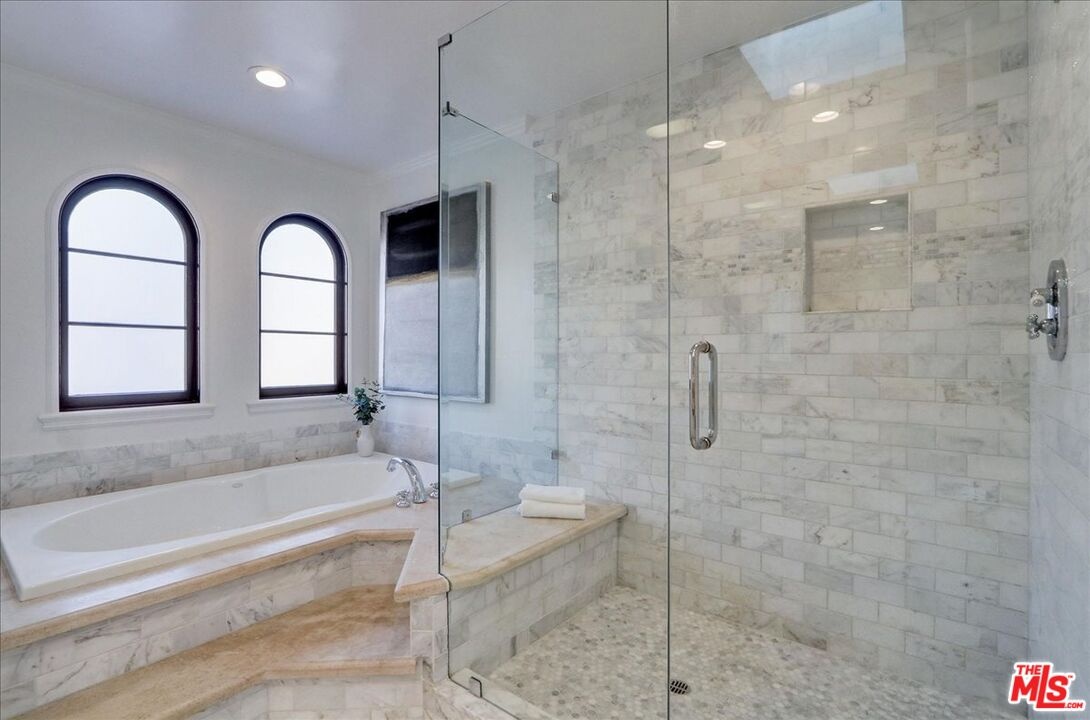 Primary Bathtub & Shower