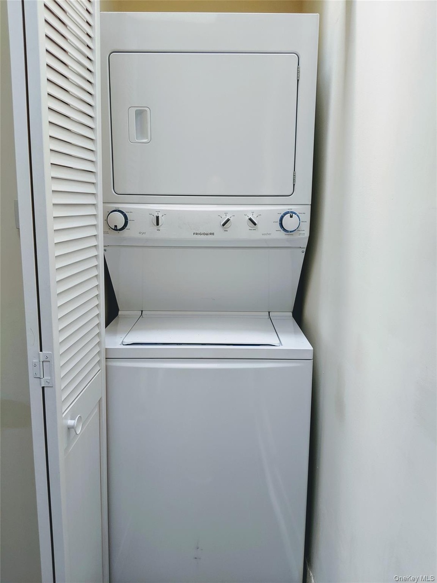 Floor 2 laundry in unit