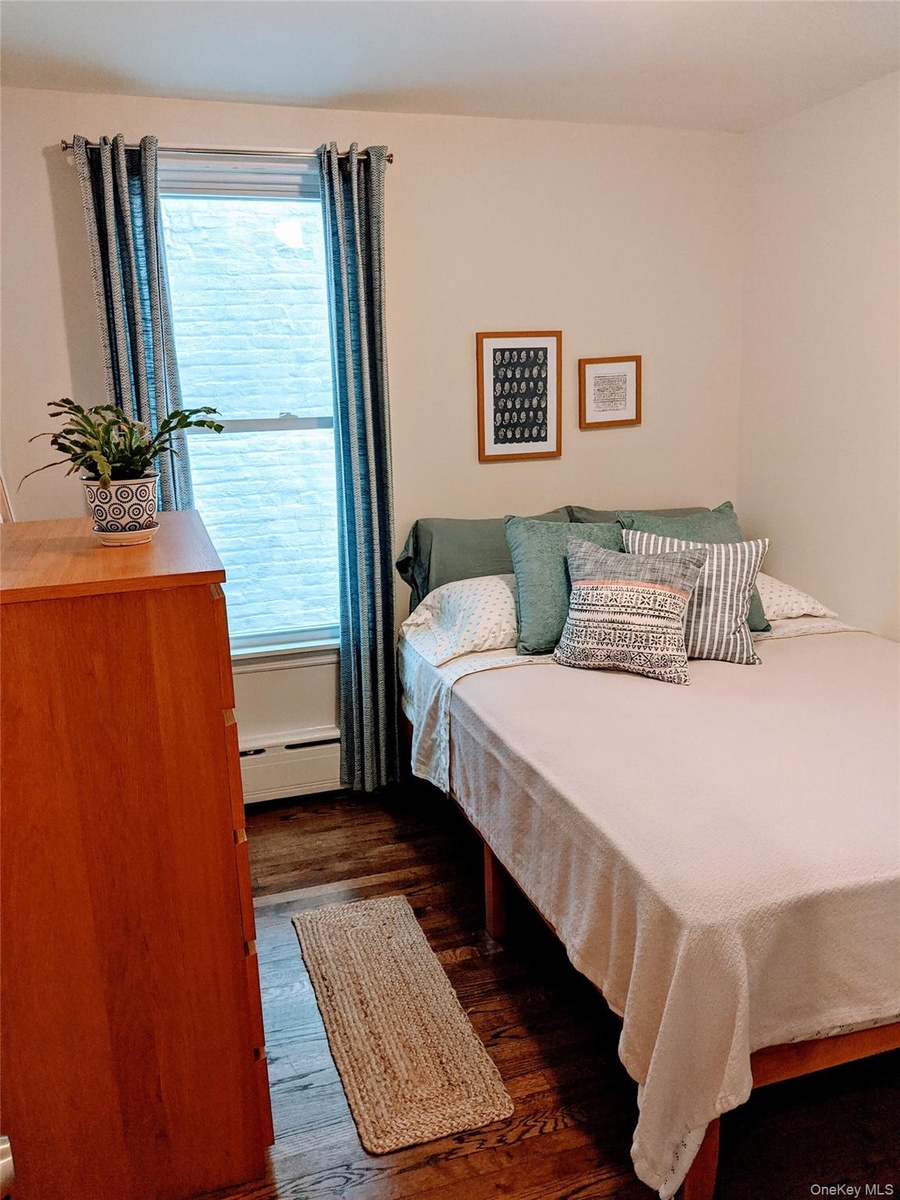 Floor 1 bedroom 1