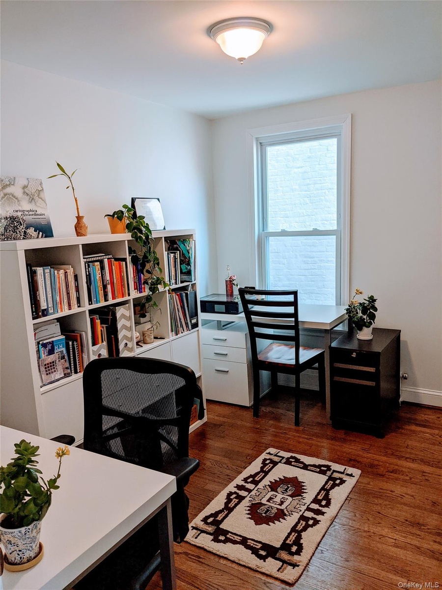 Floor 1 bedroom 2
