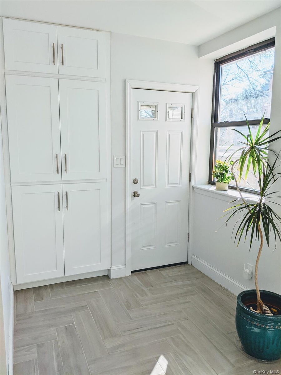 Floor 1 pantry